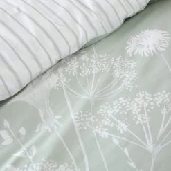 Catherine Lansfield Meadowsweet Floral Green Reversible Duvet Cover And Pillowcase Set -Furn. Shop 1000184226 alt02