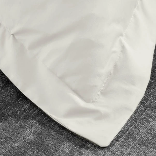 Hotel Cotton 230 Thread Count Sateen Cream Duvet Cover 3 Hotel Cotton 230 Thread Count Sateen Cream Duvet Cover - Image 3