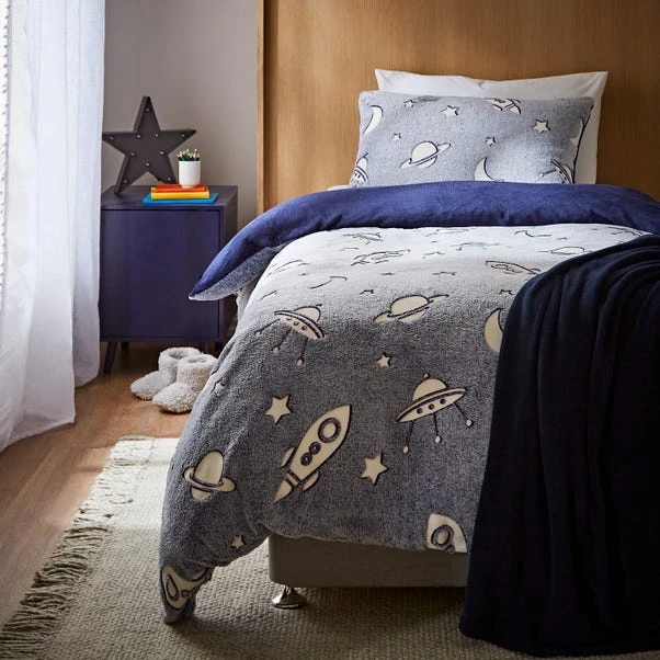 Dunelm Stars Navy Glow In The Dark Fleece Duvet Cover And Pillowcase Set 2 Dunelm Stars Navy Glow In The Dark Fleece Duvet Cover And Pillowcase Set - Image 2
