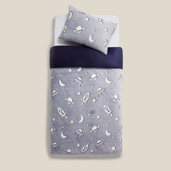 Dunelm Stars Navy Glow In The Dark Fleece Duvet Cover And Pillowcase Set 3 Dunelm Stars Navy Glow In The Dark Fleece Duvet Cover And Pillowcase Set - Image 3
