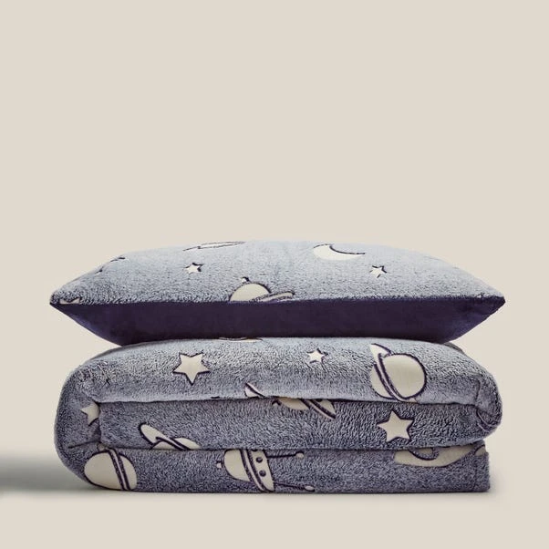 Dunelm Stars Navy Glow In The Dark Fleece Duvet Cover And Pillowcase Set 4 Dunelm Stars Navy Glow In The Dark Fleece Duvet Cover And Pillowcase Set - Image 4