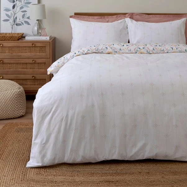 Dunelm Sofia Floral Anti-Allergy 100% Cotton Duvet Cover And Pillowcase Set 2 Dunelm Sofia Floral Anti-Allergy 100% Cotton Duvet Cover And Pillowcase Set - Image 2