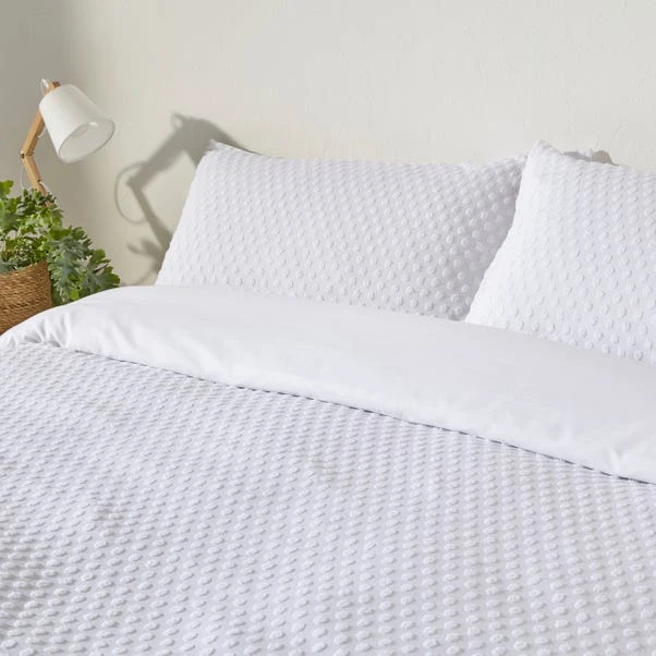 The Linen Yard Polka Tuft White 100% Cotton Duvet Cover & Pillowcase Set 2 The Linen Yard Polka Tuft White 100% Cotton Duvet Cover & Pillowcase Set - Image 2