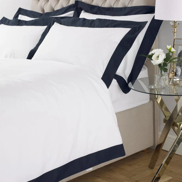 Paoletti Harvard Navy 100% Cotton Duvet Cover & Pillowcase Set 2 Paoletti Harvard Navy 100% Cotton Duvet Cover & Pillowcase Set - Image 2
