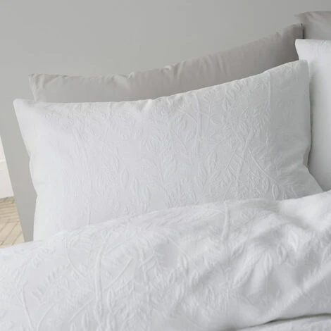 Bianca Matelassé Jacquard Leaves 100% Cotton 200 Thread Count Duvet Cover Set, White, Double 2 Bianca Matelassé Jacquard Leaves 100% Cotton 200 Thread Count Duvet Cover Set, White, Double - Image 2