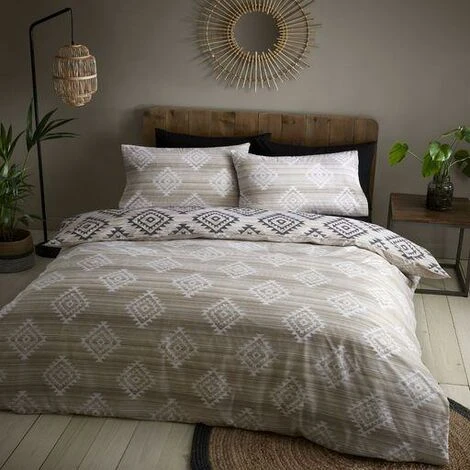 Catherine Lansfield Aztec Geo Reversible Duvet Cover Set Natural - Single 2 Catherine Lansfield Aztec Geo Reversible Duvet Cover Set Natural - Single - Image 2